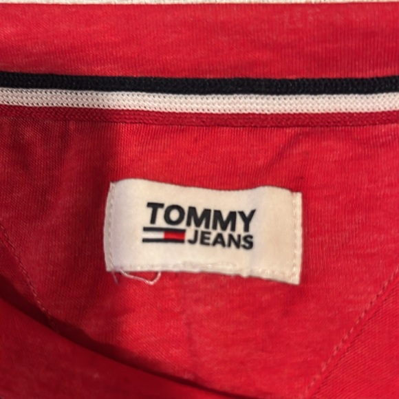 Tommy Hilfiger red short sleeve crop top - Picture 3 of 6